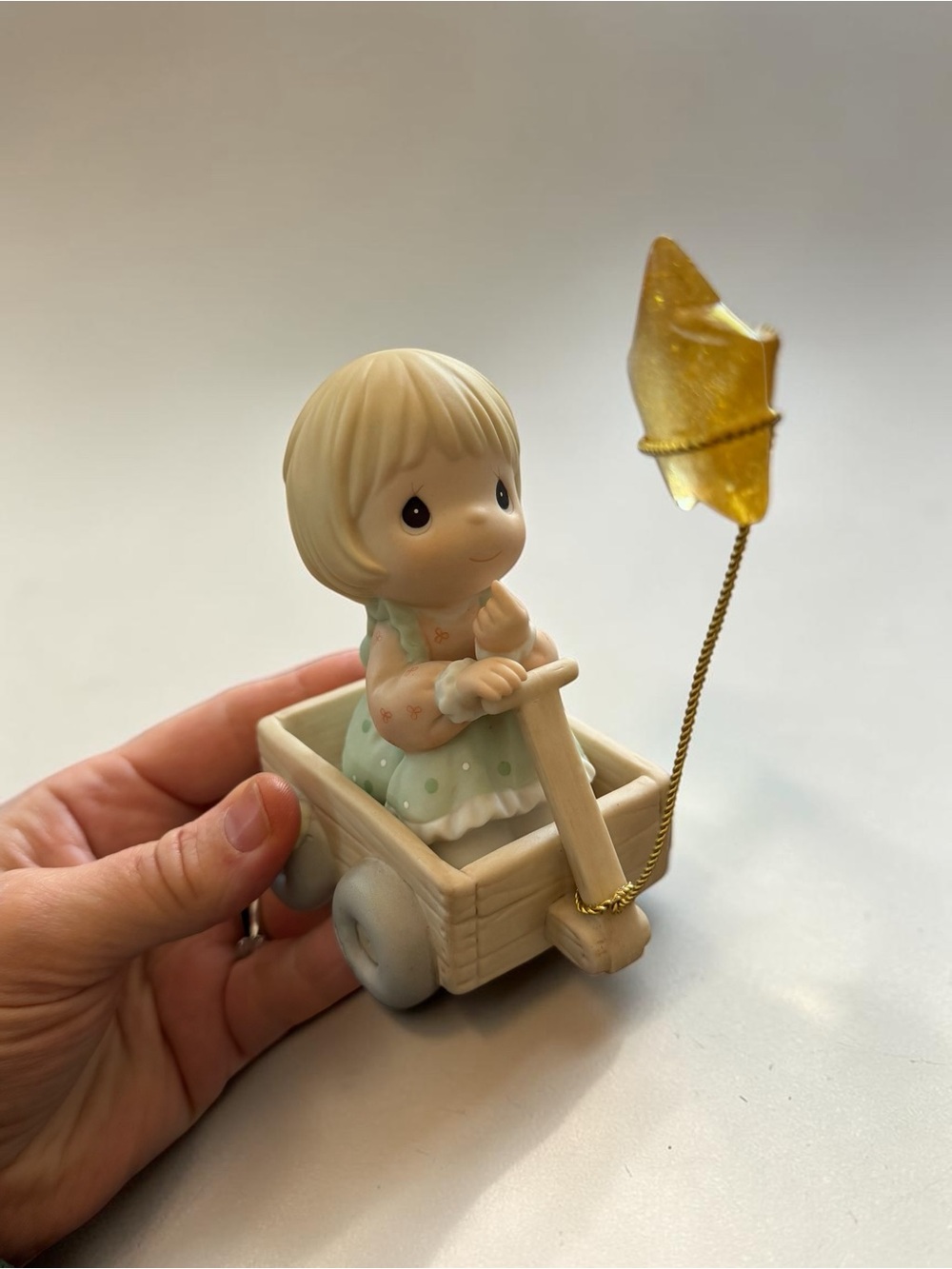 Precious Moments 1999 Wishing You a World of Peace Figurine NIB Enesco